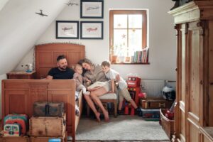 Drôty, retro nábytok aj skúška trpezlivosti. Zo starej búračky vytvorili chalupu...