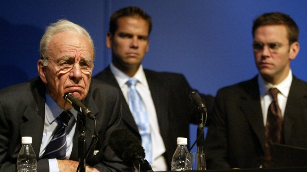 GettyImages-118474054.jpg Skutočný boj o nástupníctvo Ruperta Murdocha sa skončil mnohomiliardovou dohodou, ktorá udržuje Fox News a Wall Street Journal konzervatívne.