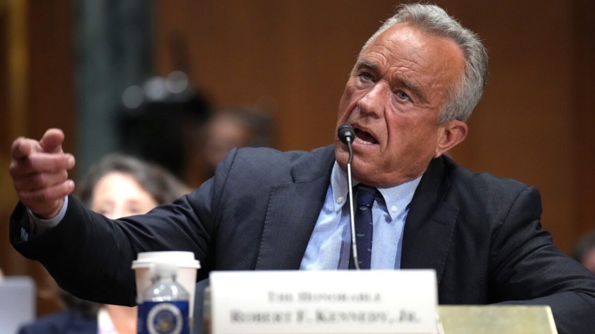 Plánovaná správa RFK ml., ktorá spája Tylenol s autizmom, zrazila akcie materskej spoločnosti Kenvue.