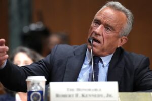 Plánovaná správa RFK ml., ktorá spája Tylenol s autizmom, zrazila akcie materske...