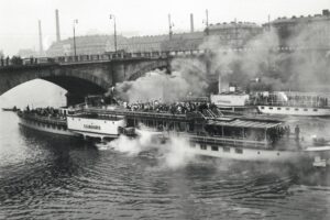 Keď sa do práce jazdilo parníkom. V Prahe vzniklo múzeum na palube historickej l...