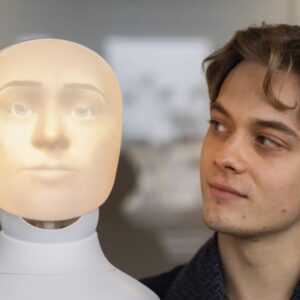 Dvaja investori Salesforce Ventures vidia v robotike riziká aj odmeny po skoku v...