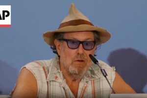 Julian Schnabel odmieta výzvu na bojkot Gal Gadot na filmovom festivale v Benátk...