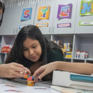 Pokrok dievčat v STEM predmetoch sa od pandémie obrátil.