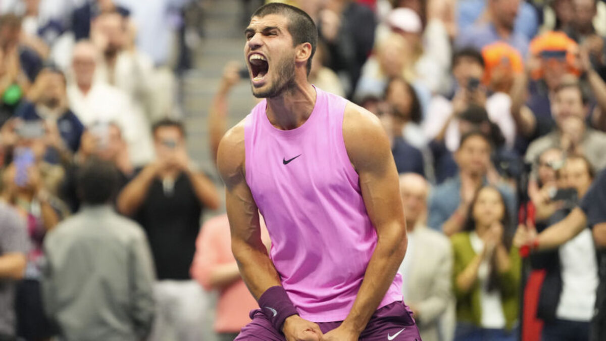 Alcaraz ovládol US Open, Sinnerovi povolil jediný set