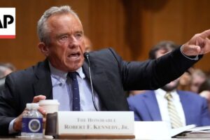 RFK Jr. tvrdí, že „pretras“ v CDC bol odôvodnený kvôli reakcii na CO...