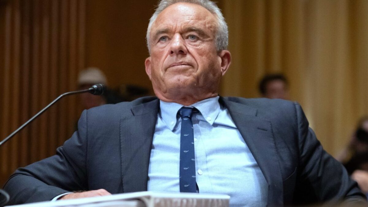 RFK Jr. je „hrozbou pre zdravie a blaho každého Američana,“ hovorí synovec Joseph Kennedy III.