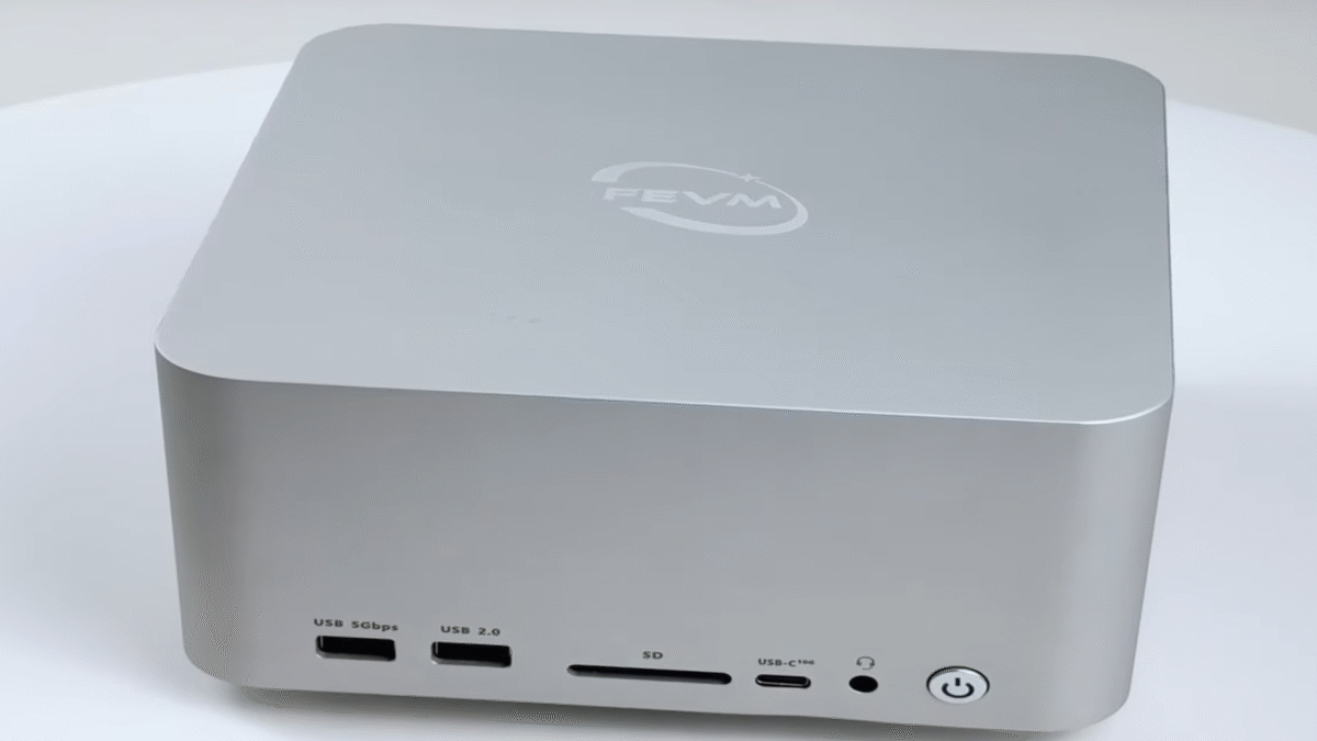 Súhra Ryzen 9800X3D a Pro RTX 5000 v mini PC ohromuje Súhra Ryzen 9800X3D a Pro RTX 5000 v mini PC ohromuje