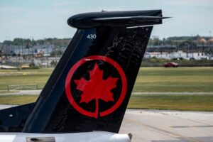 Letušky spoločnosti Air Canada odmietli ponuku na zvýšenie mzdy, ale lety budú p...