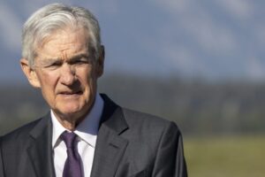 GettyImages-2230622673-e1757094943852.jpg Je Fed pripravený konať vo veľkom? Analytici debatujú o razantnom znížení sadzie...