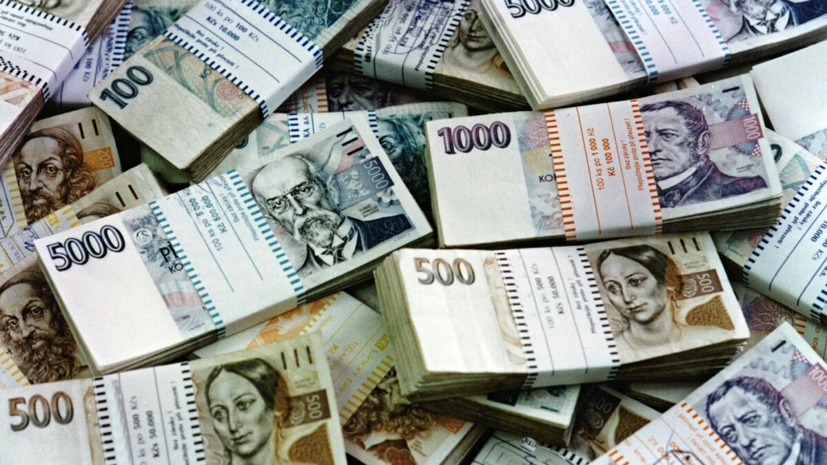 Fanúšikovia sa poskladali podcasterovi na pražský činžiak. Stomiliónov vybral za dva dni