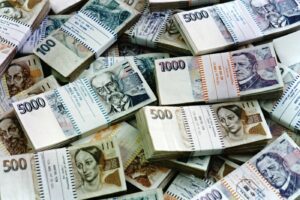 Fanúšikovia sa poskladali podcasterovi na pražský činžiak. Stomiliónov vybral za...