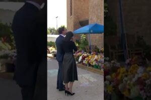 Viceprezidentka a SLOTUS položili kvety v katolíckom kostole Zvestovania v Minne...