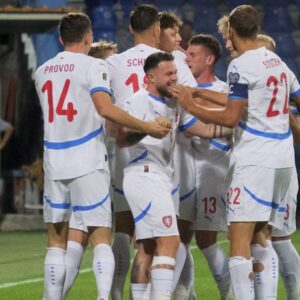 *   Víťazný vstup Francúzska do kvalifikácie
*   Taliani si zastrieľali
*   Dôle...