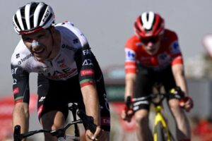 Súboj favoritov na Vuelte: Almeida predbehol Vingegaarda.