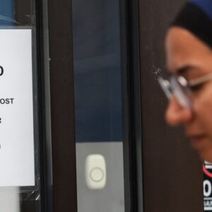 Náboroví manažéri sú paralyzovaní Trumpovými clami a Powellovým zvyšovaním sadzi...