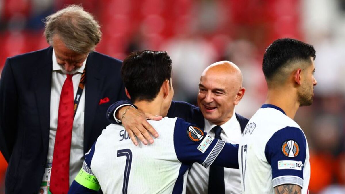 Koniec jednej éry v Premier League: Levy opúšťa Tottenham po štvrťstoročí