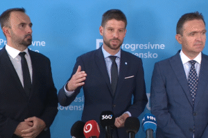 Progresívne Slovensko predstavilo svoj plán konsolidácie financií s názvom ̶...