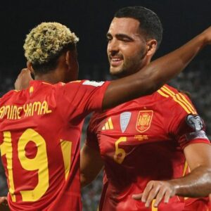 Prehra rivala, remíza Holandska, triumf Španielska Prehra rivala, remíza Holandska, triumf Španielska