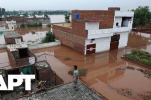 Najhoršie povodne za desaťročia zasiahli pakistanskú provinciu Punjab a vyvolali...