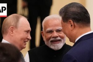 Putin, Modi a Si Ťin-pching sa stretli v Číne na summite Šanghajskej organizácie...