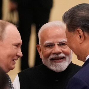 Putin, Modi a Si Ťin-pching sa stretli v Číne na summite Šanghajskej organizácie...