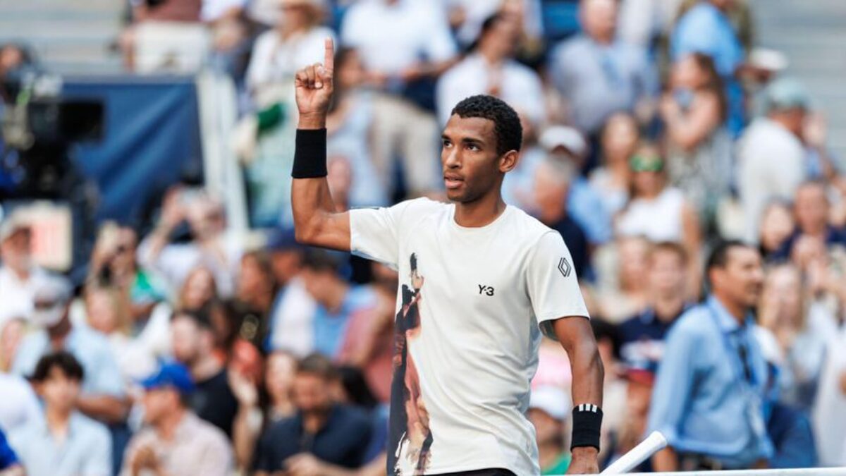 Auger-Aliassime zdolal de Minaura a postúpil do semifinále