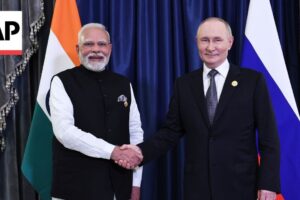 Putin a Modi rokujú bilaterálne na okraj summitu ŠOS v Číne