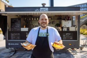 Na Palmovke uspel s PrívYESom. Miestečko pri vode prevoňalo vďaka burgrom a ques...