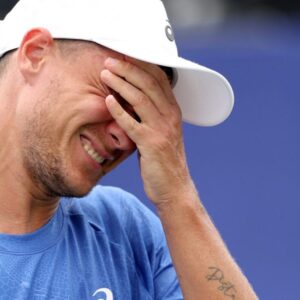 CEO, milionár, ktorý vzal chlapcovi klobúk na tenisovom zápase, hovorí, že sprav...