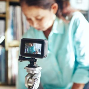 Škrty vo financovaní tlačia neziskové organizácie do pozície influencerov na You...