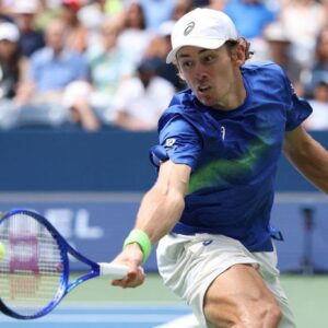 De Minaur valcuje vo Flushing Meadows, Švajčiar bez šance