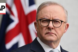 Austrália obviňuje Irán z organizovania antisemitských útokov a vyhosťuje veľvys...