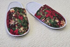 Martin Andraško: Vianočný projekt splnený. Tieto ručne robené papuče v limitovan...