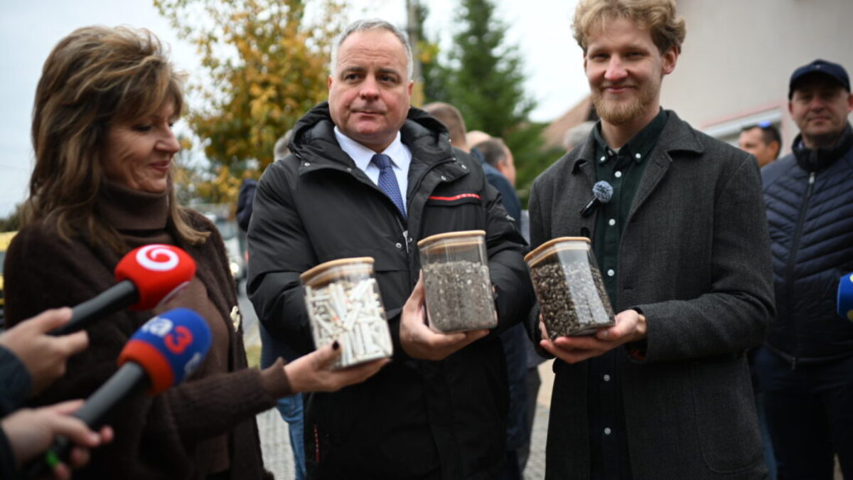 BSK: Sme svetoví! Bratislavský kraj asfaltuje cesty s prímesami recyklovaných ohorkov z cigariet