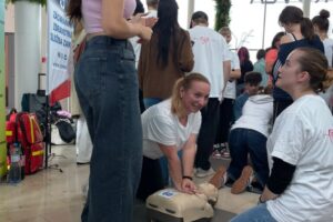 BSK: Žiaci Gymnázia L. Novomeského aktívne prispeli k Svetovému dňu záchrany živ...