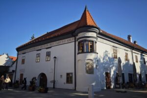 BSK: Od zlata po víno: Príbeh mesta, ktoré si zachovalo kráľovskú hrdosť