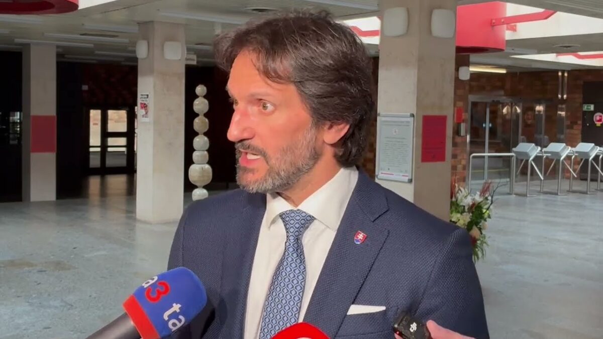 ĽUDIA NEZABÚDAJÚ, CHCÚ ODPOVEDE. DVA ROKY MALI PRIESTOR NA NEZÁVISLÉ VYŠETROVANIE A NIČ. UŽ STAČILO!