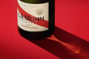 Exkluzívne šampanské Mumm Cordon Rouge v novej podobe
