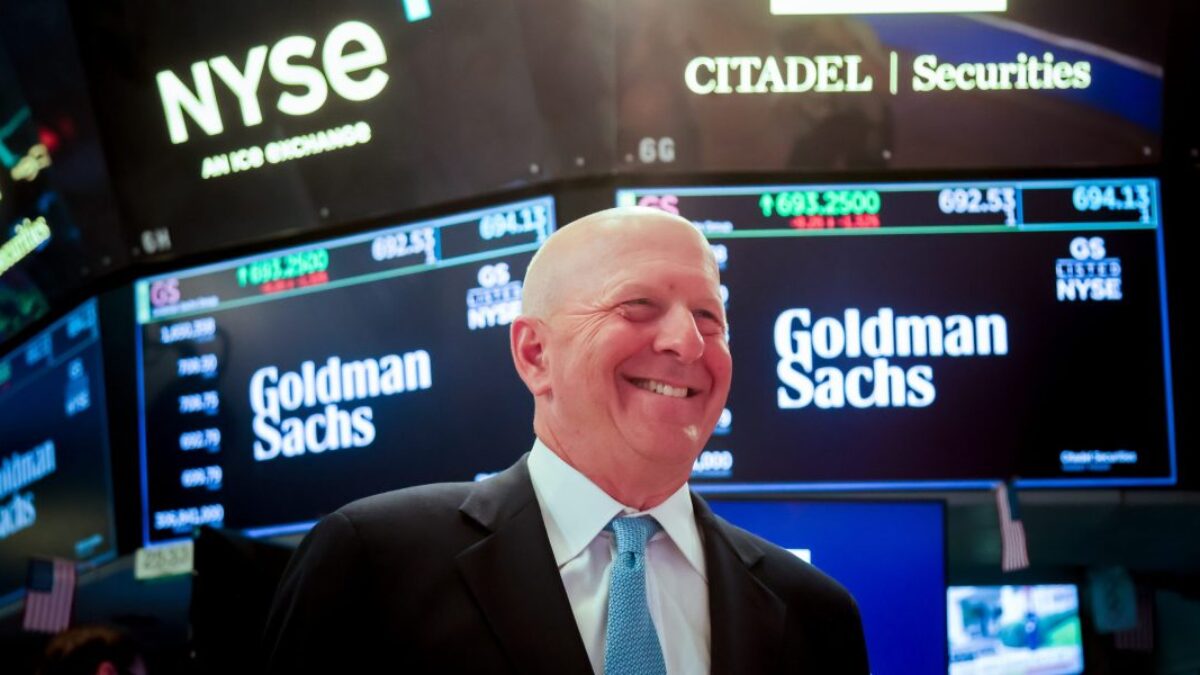 Goldman Sachs vykázala rekordné tržby za 3. štvrťrok vo výške 15,18 miliardy dolárov, Solomon uvádza „zlepšené trhové prostredie“.