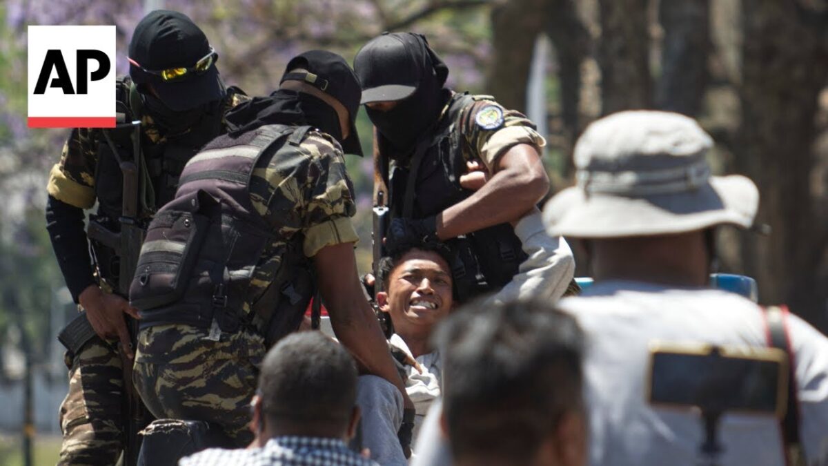 Protestujúci sa stretli s madagaskarskou políciou, žiadajú odstúpenie prezidenta.