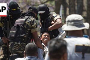 Protestujúci sa stretli s madagaskarskou políciou, žiadajú odstúpenie prezidenta. Protestujúci sa stretli s madagaskarskou políciou, žiadajú odstúpenie prezidenta...