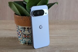 <p><strong>Majitelia Pixelu 10 mali ‚frustrujúce‘ pády aplikácií. Go...