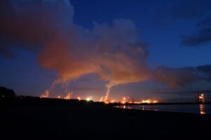 Oceliarska dohoda s Trumpom by mohla oslabiť obchodné postavenie EÚ.