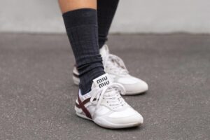 Všetci chcú tieto retro tenisky: Štíhle a elegantné torpedo tenisky z „deväťdesi...