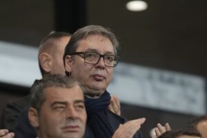 V Srbsku po prehre obviňujú Vučiča.