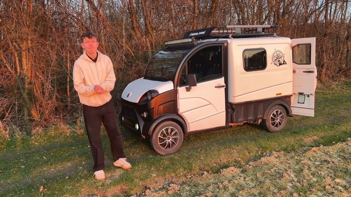 Našiel dieru v zákone. V 16 rokoch najazdil tisíce kilometrov v minikaravane.