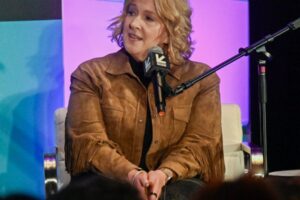 Brené Brown tvrdí, že kľúčom k prežitiu umelej inteligencie je odmietnutie rád J...