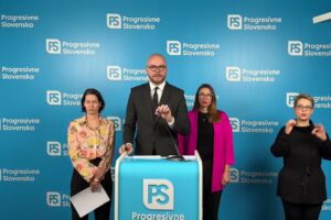 Na Slovensku umierajú deti na čierny kašeľ | Tlačová konferencia PS, 9. október ...