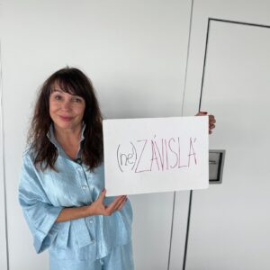 Učím ľudí sebaláske, hovorí Nela Boudová. Ako koučka nesmie prežiť ich traumy.